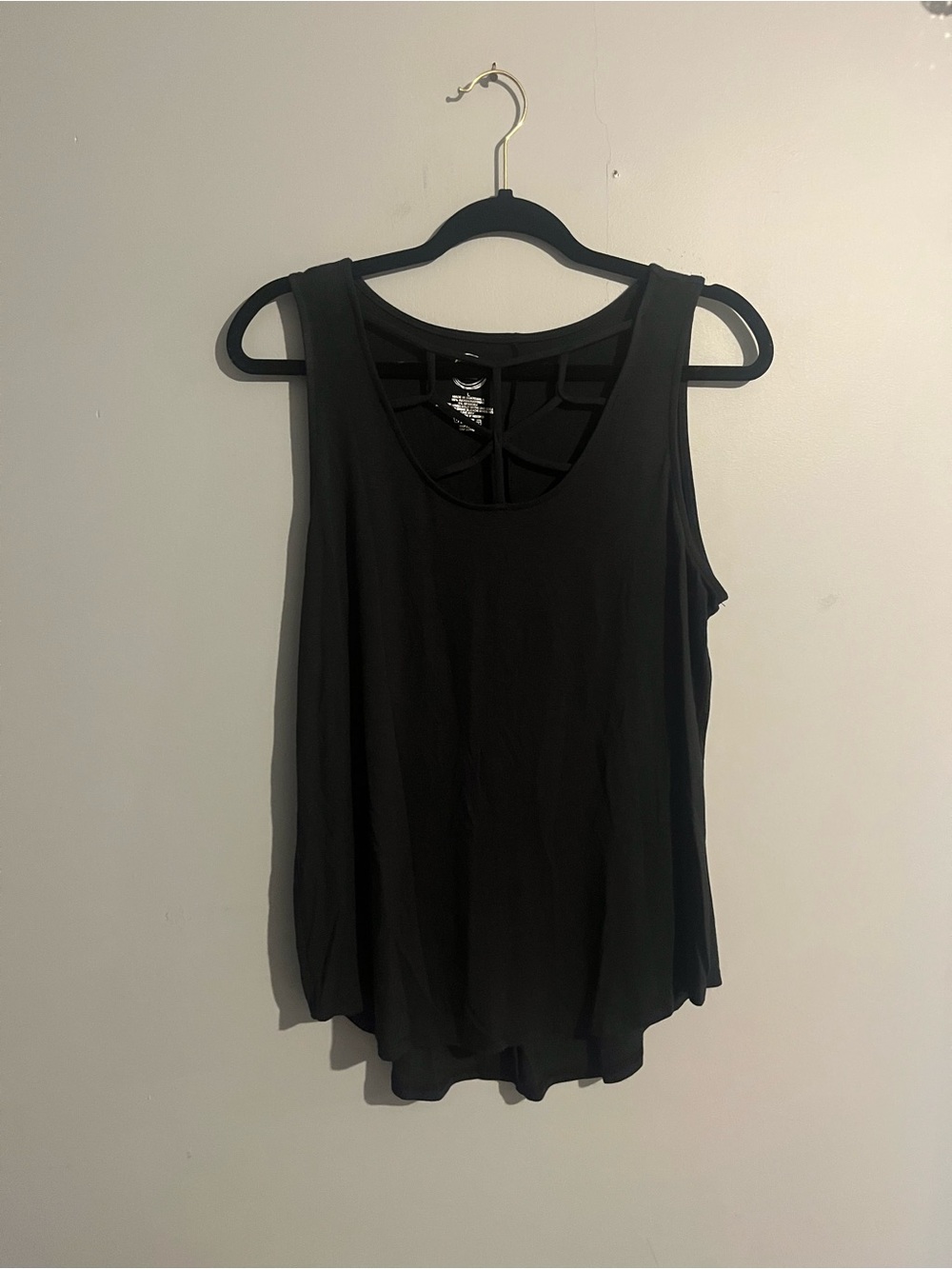 Maurices Black Strappy Tank Top size large casual cutout lightweight